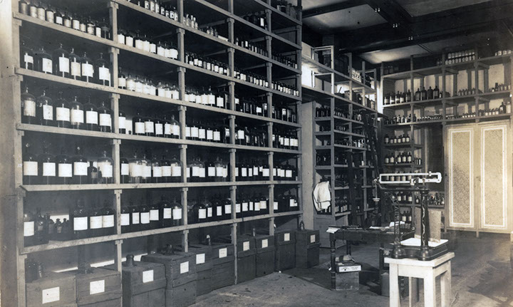 laboratorio de-la-botica-nueva-1908